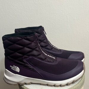 The North Face Boots.Size 8 .Very good condition